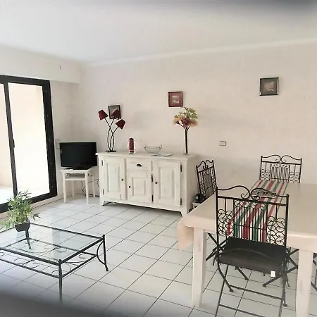 Moderne A Avec Piscine Et Vue Exceptionnelle - Fr-1-4-673 Apartment